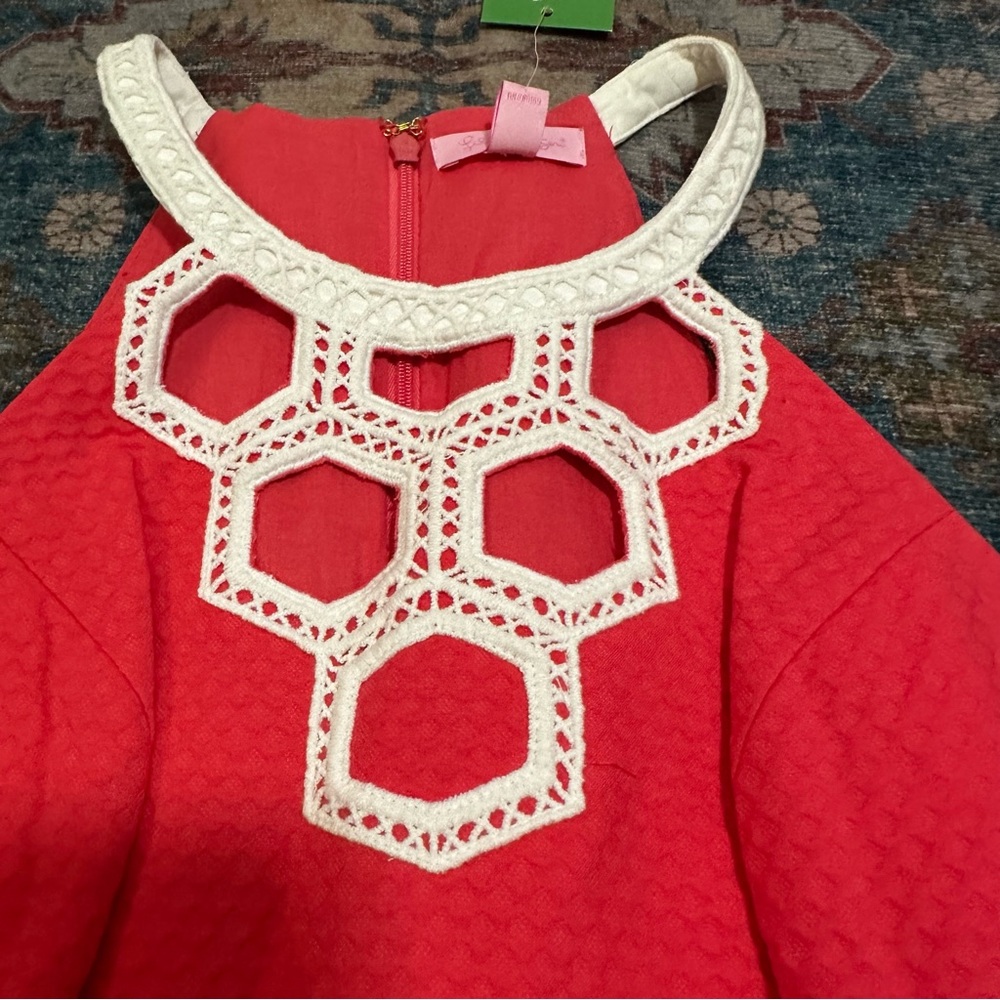 NWT Lilly Pulitzer• Annabelle Top in Coral size 4 - Picture 3 of 5